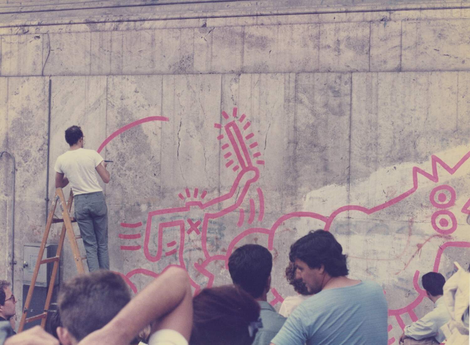 Keith Haring dipinge a Roma nel 1984