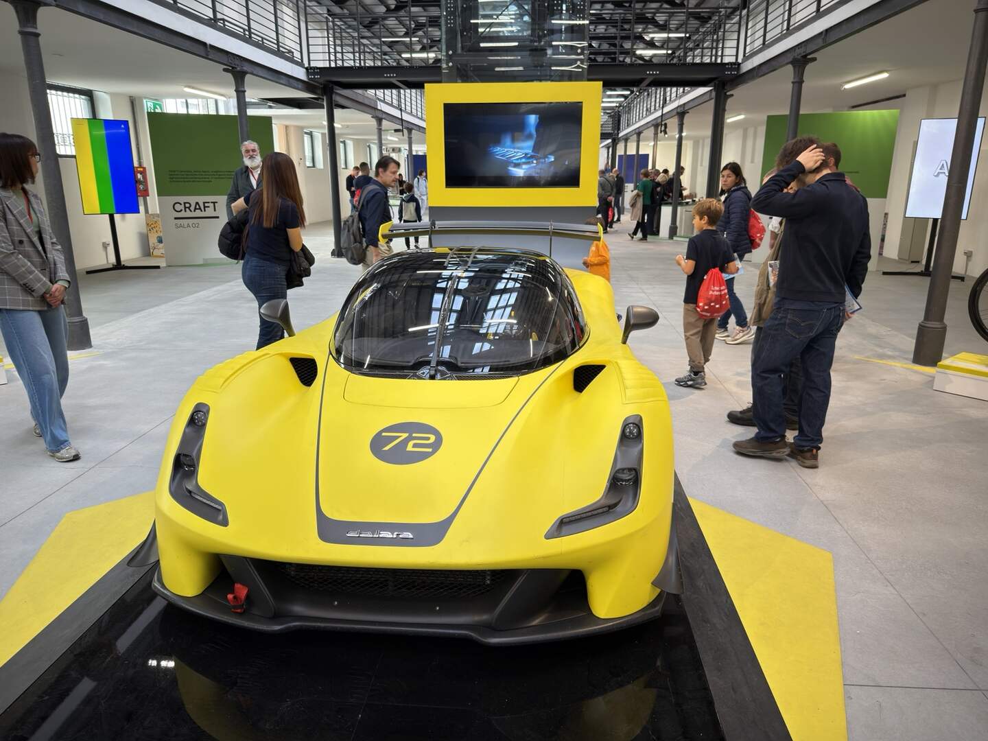 Una Dallara esposta negli spazi di Maker Faire Rome al Gazometro. Foto di Claudio Napoli.